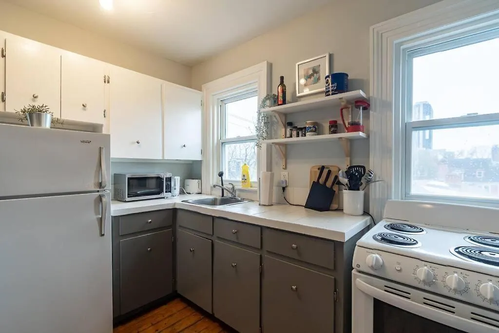 Daire Sunny Loft #4, Historic Home Halifax
